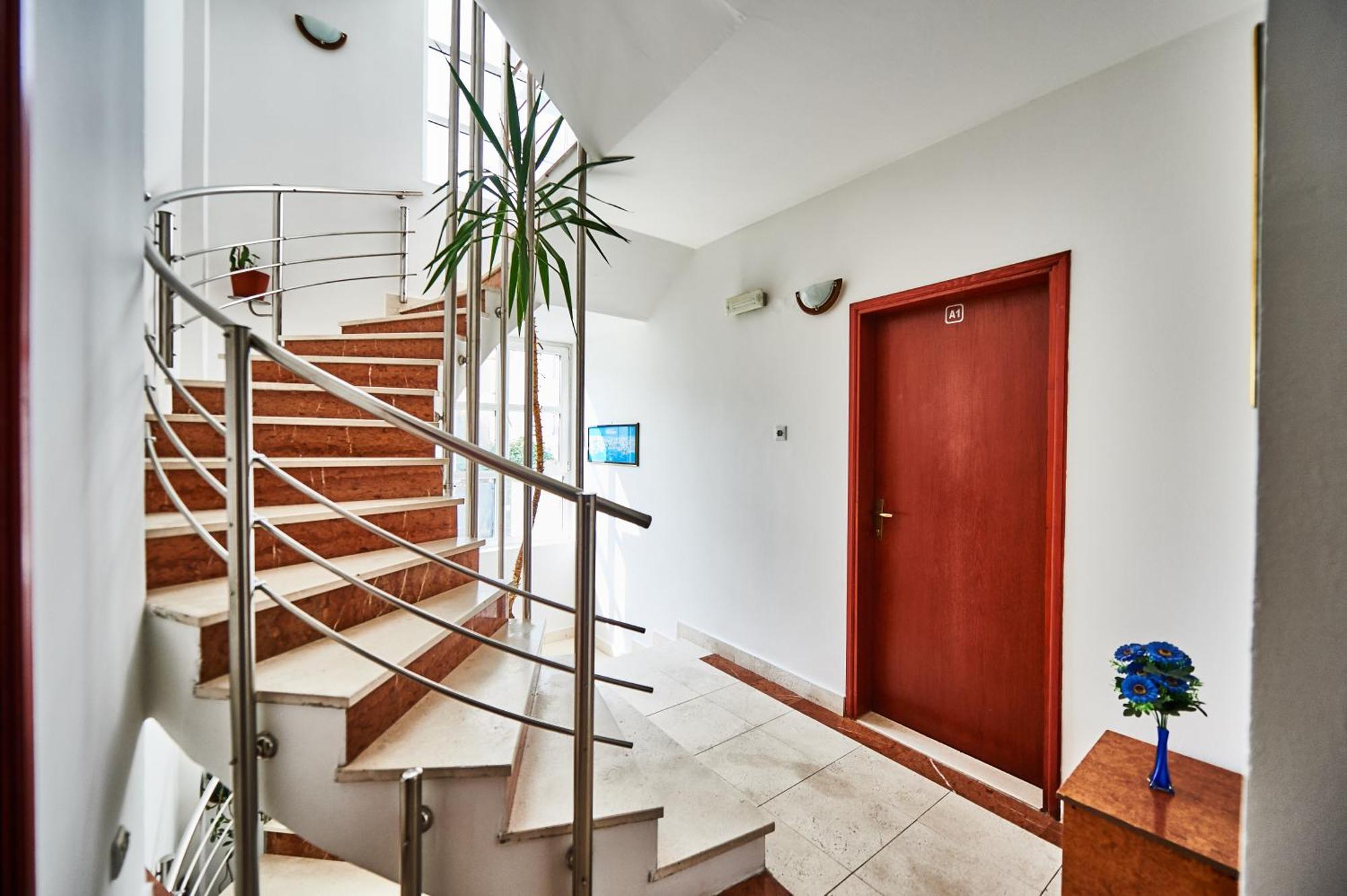 Family Apartments Mont Budva Bagian luar foto