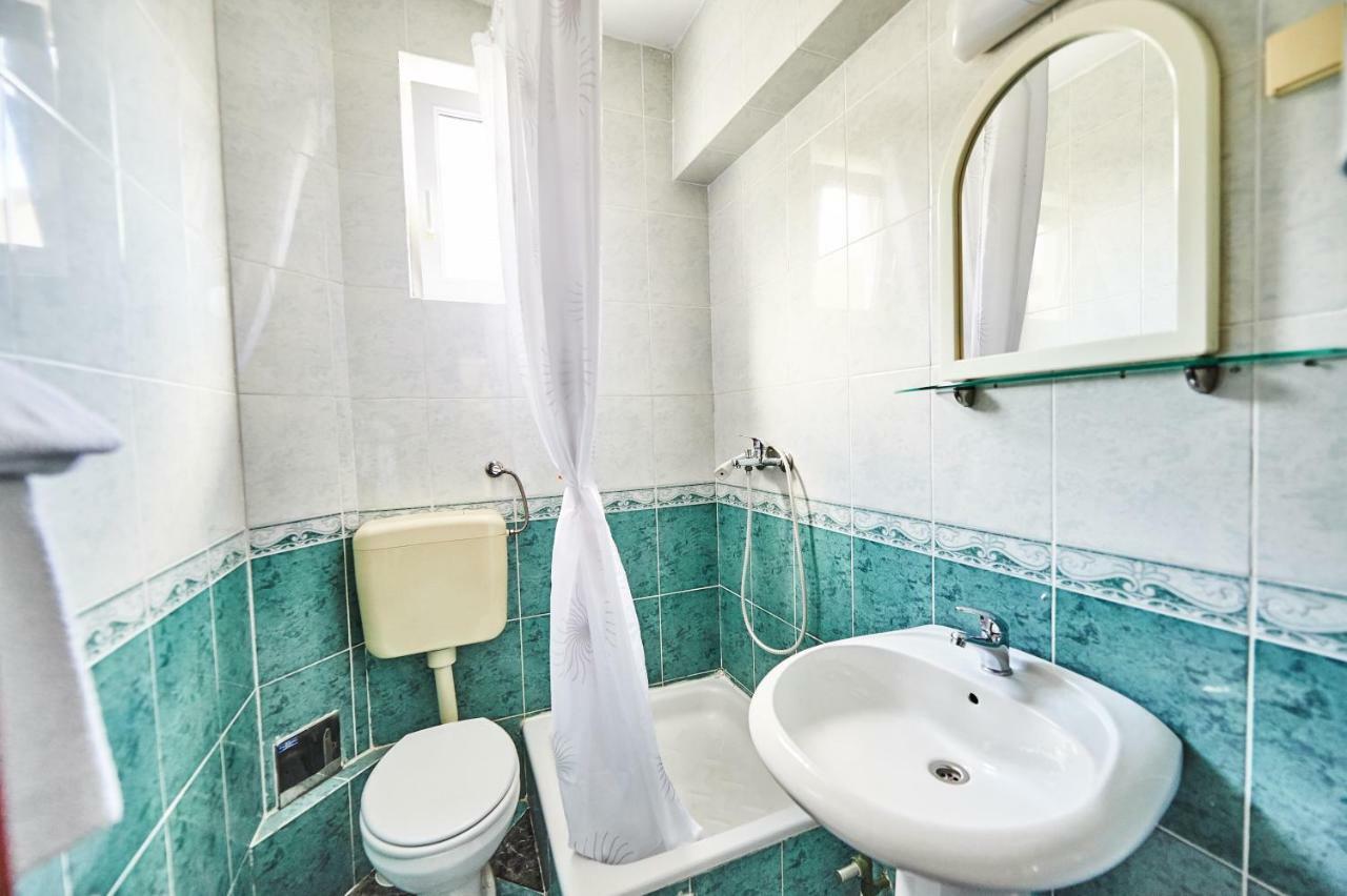 Family Apartments Mont Budva Bagian luar foto