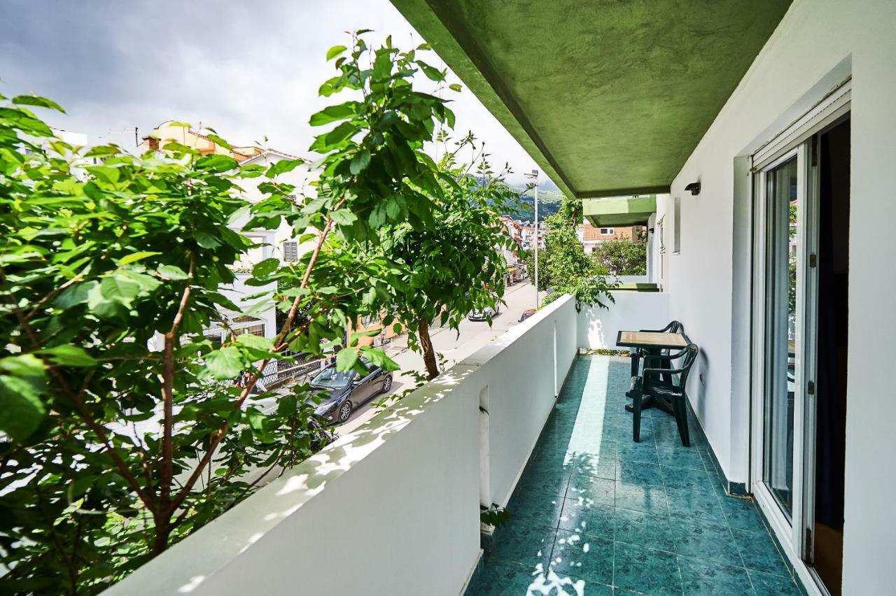 Family Apartments Mont Budva Bagian luar foto