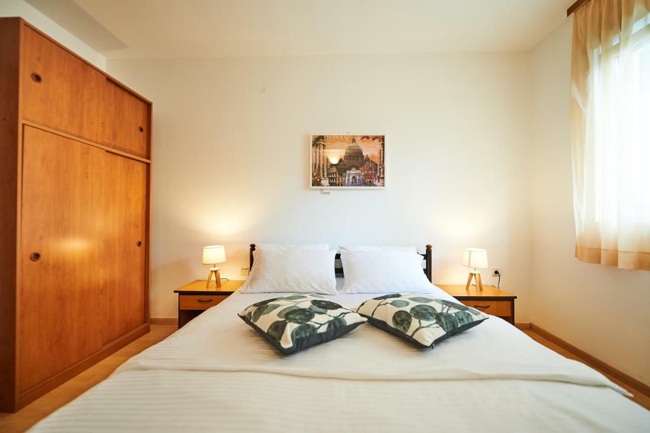 Family Apartments Mont Budva Bagian luar foto