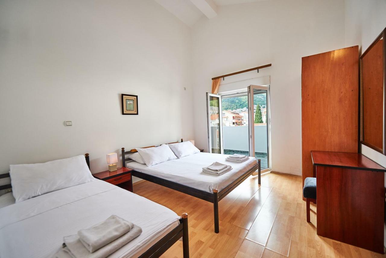 Family Apartments Mont Budva Bagian luar foto