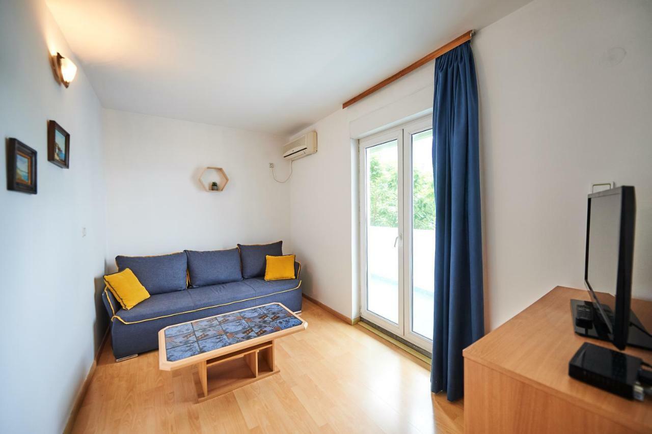 Family Apartments Mont Budva Bagian luar foto