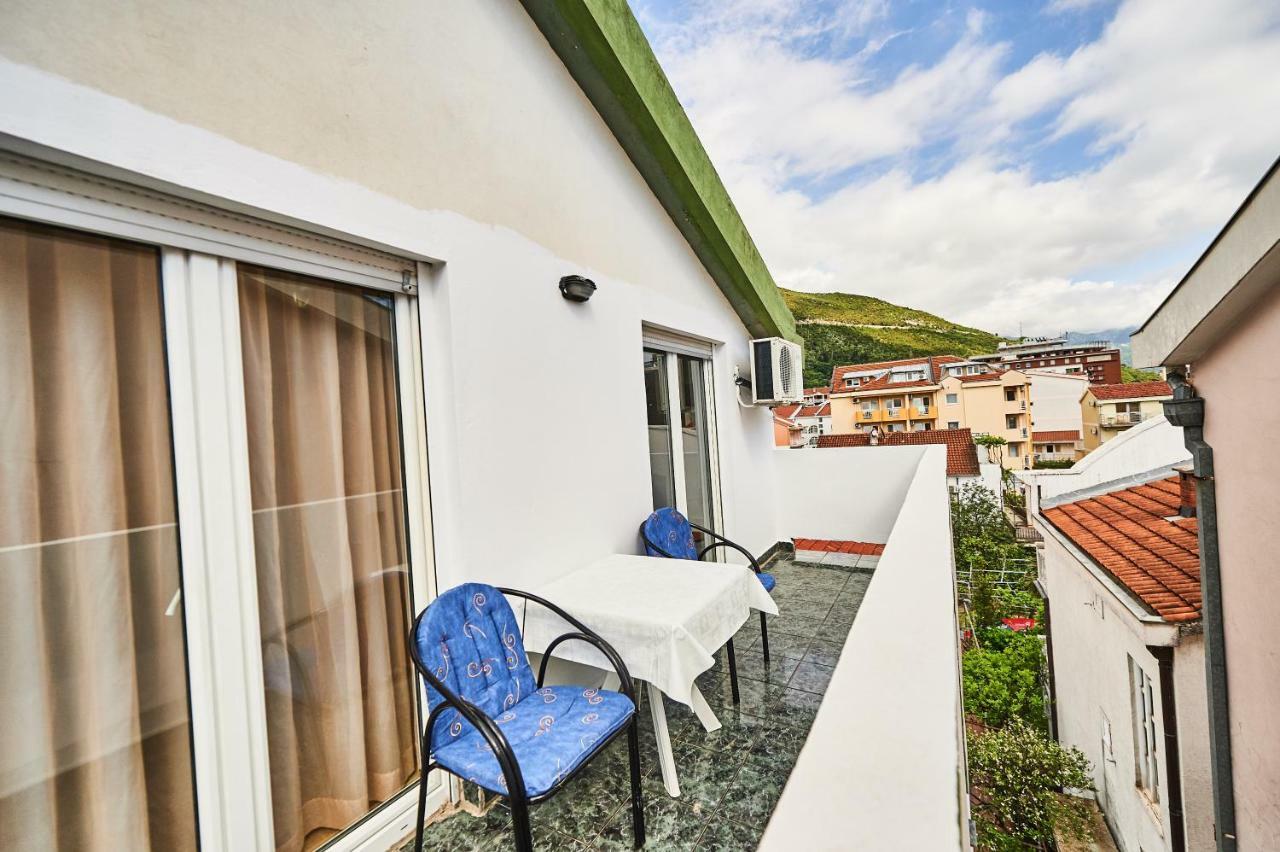 Family Apartments Mont Budva Bagian luar foto