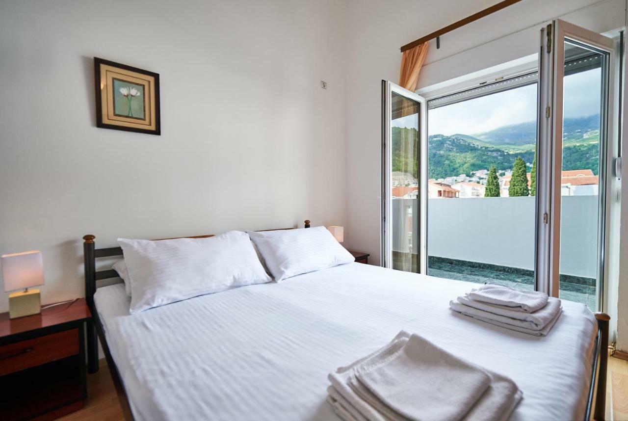 Family Apartments Mont Budva Bagian luar foto