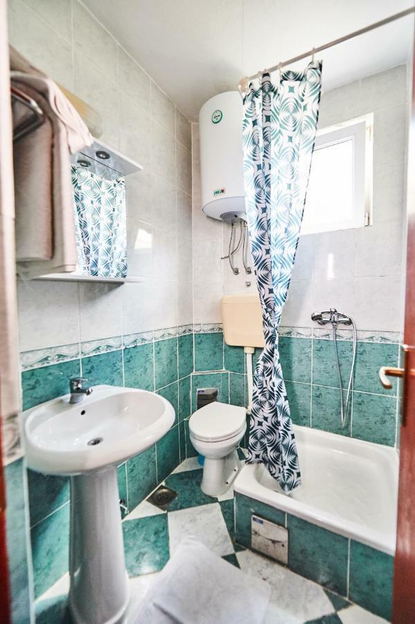 Family Apartments Mont Budva Bagian luar foto