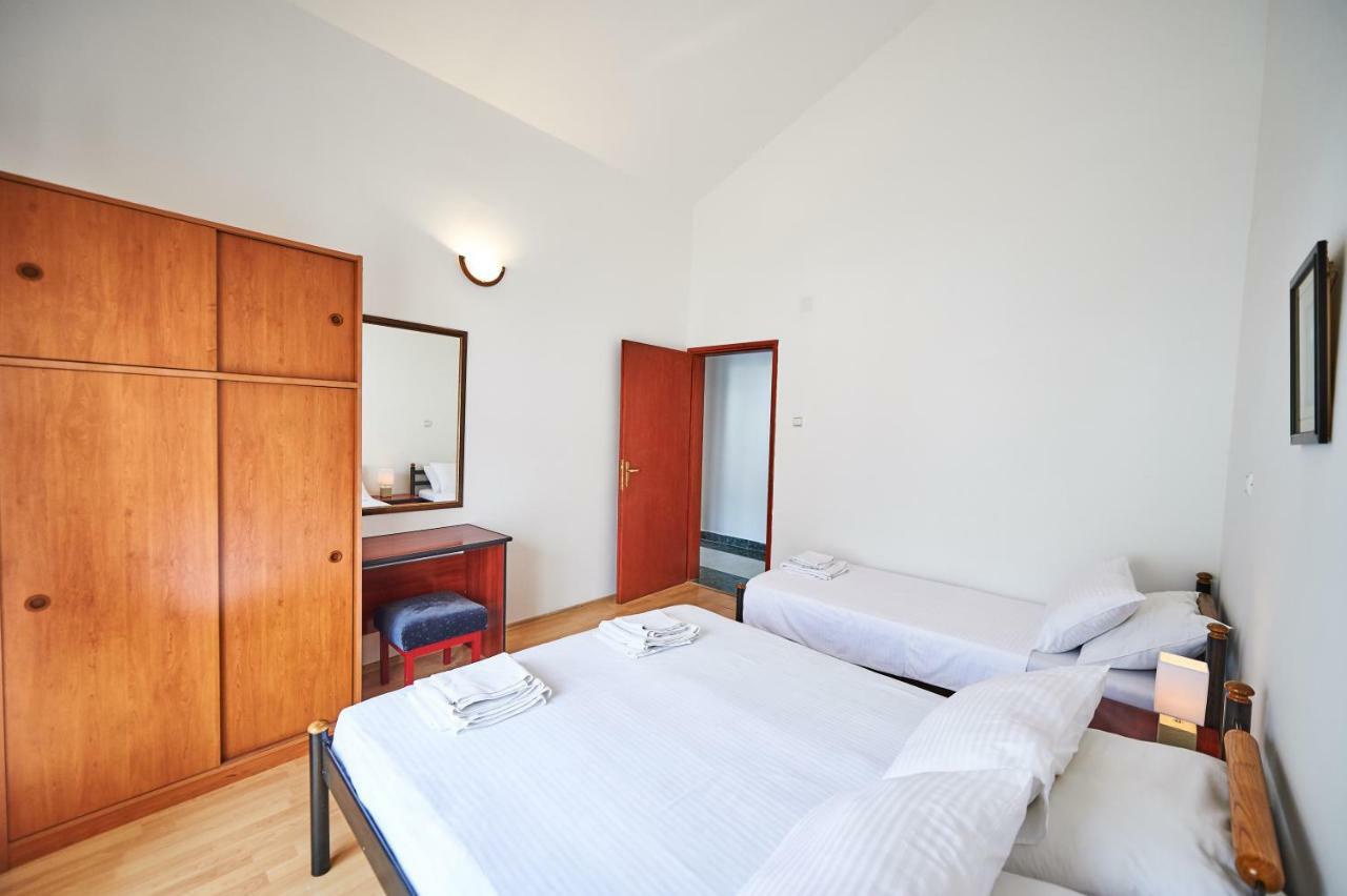 Family Apartments Mont Budva Bagian luar foto