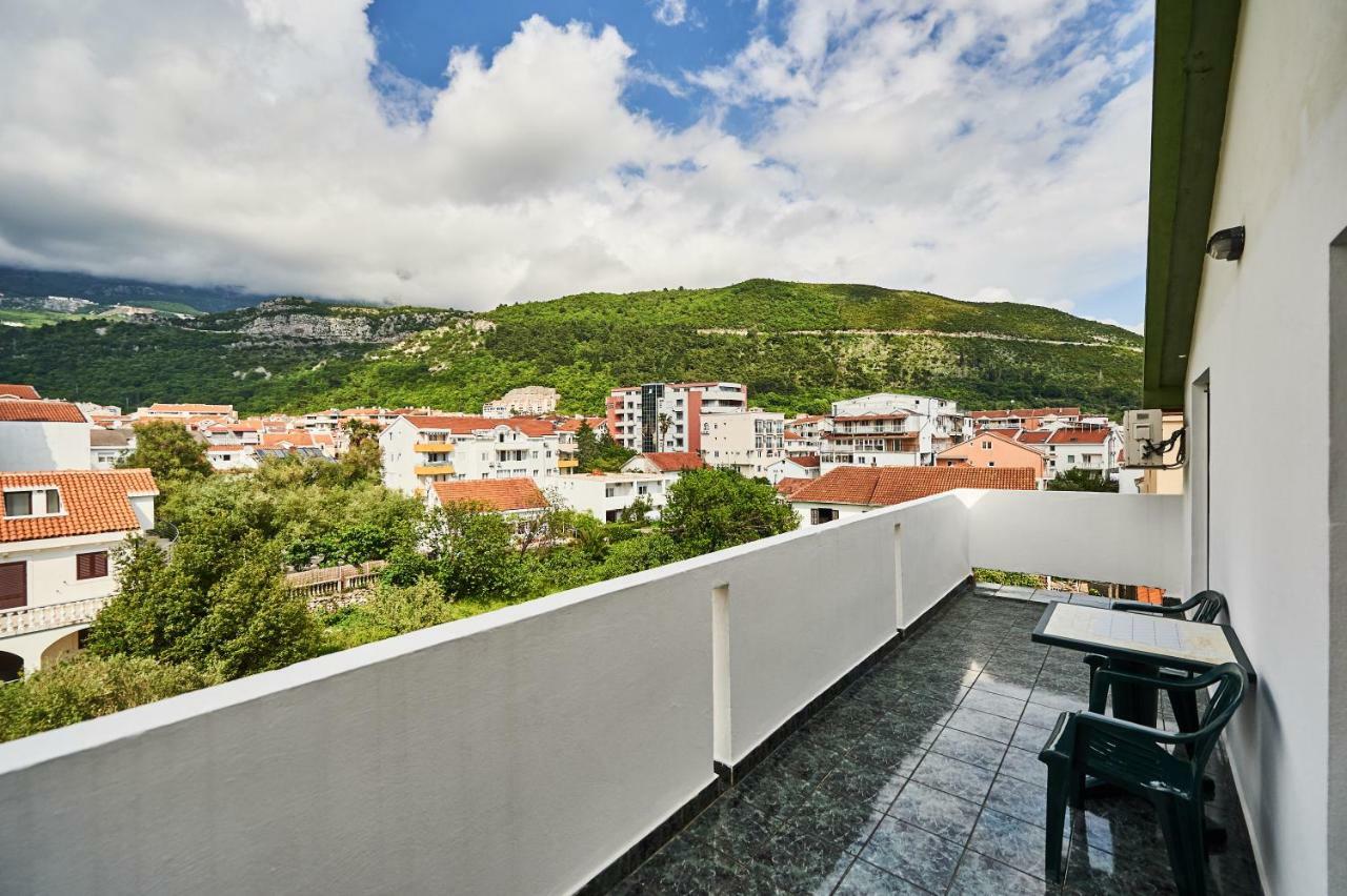 Family Apartments Mont Budva Bagian luar foto